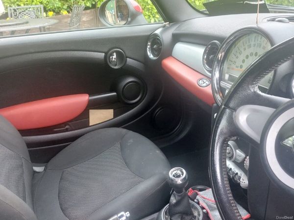 Mini Cooper Convertible, Petrol, 2009, Red