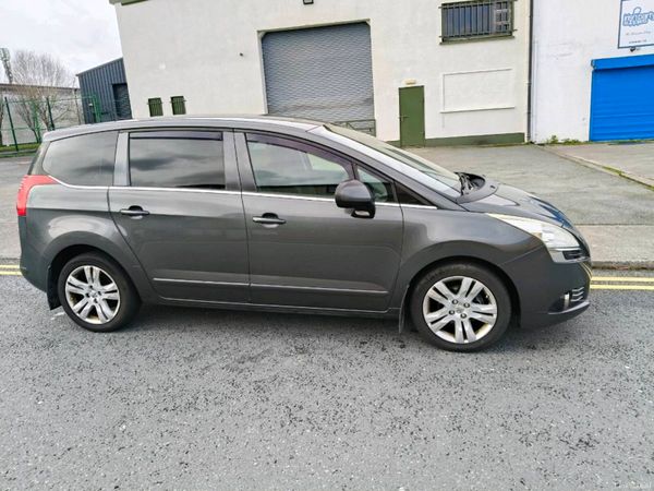 Peugeot 5008 MPV, Diesel, 2013, Grey