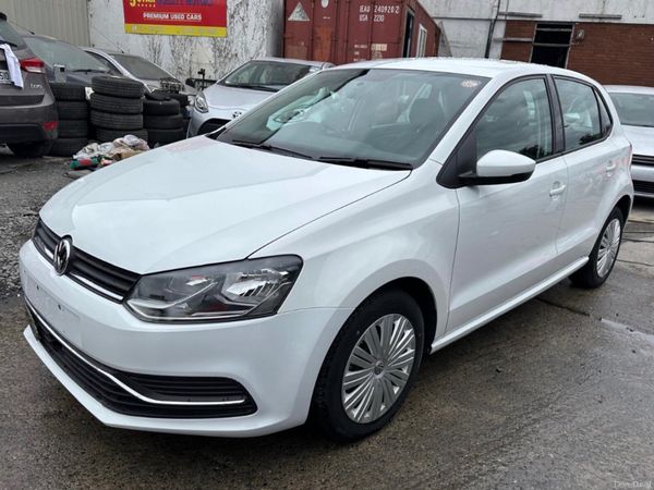Volkswagen Polo Hatchback, Petrol, 2015, White