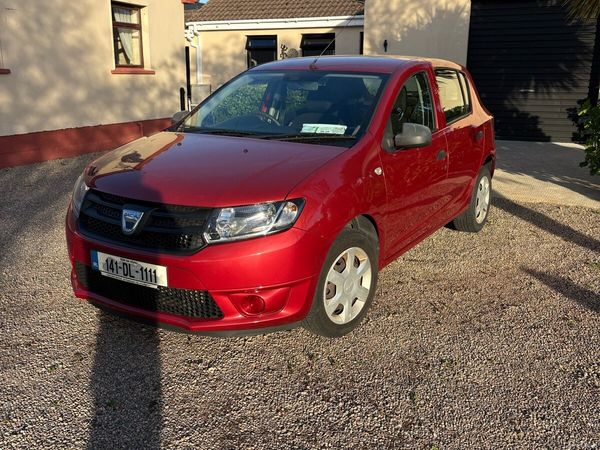 Dacia Sandero Hatchback, Diesel, 2014, Red