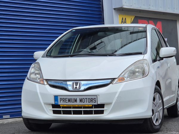 Honda Fit Hatchback, Petrol Hybrid, 2013, White