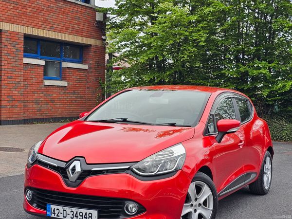 Renault Clio Hatchback, Petrol, 2014, Red