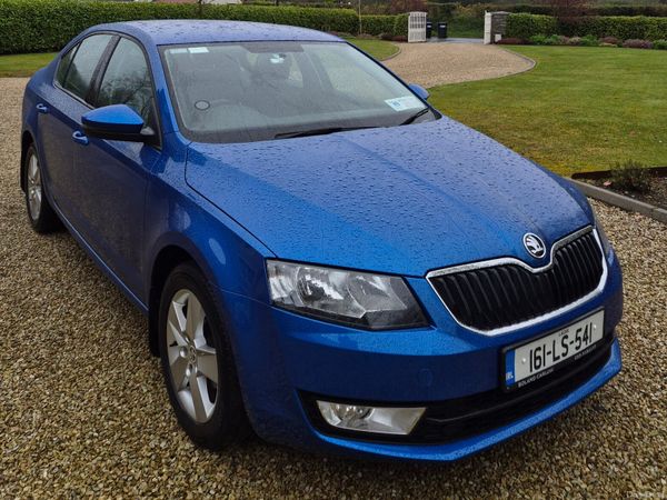 Skoda Octavia Saloon, Diesel, 2016, Blue