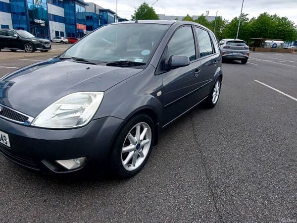 Ford Fiesta Hatchback, Petrol, 2005, Grey