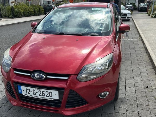 Ford Focus Saloon, Diesel, 2012, Red