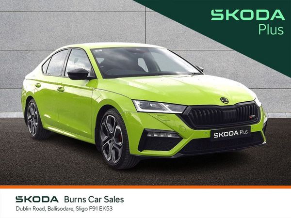 Skoda Octavia Saloon, Diesel, 2024, Green