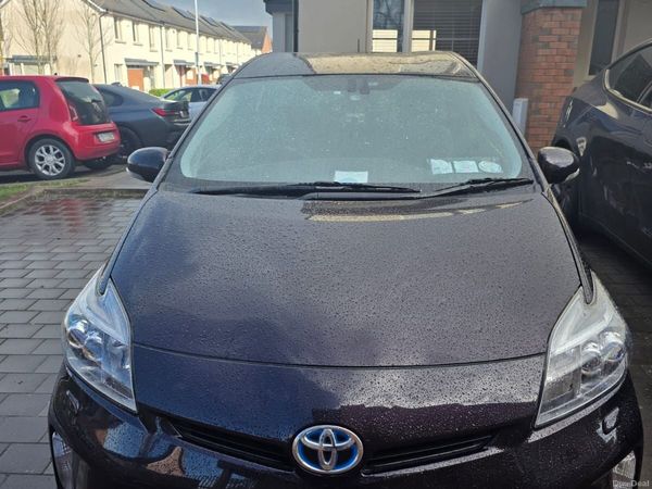 Toyota Prius Hatchback, Petrol Hybrid, 2014, Purple