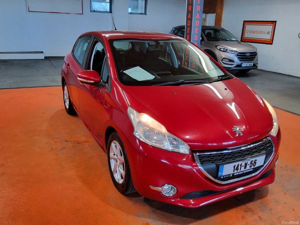 Peugeot 208 Hatchback, Diesel, 2014, Red
