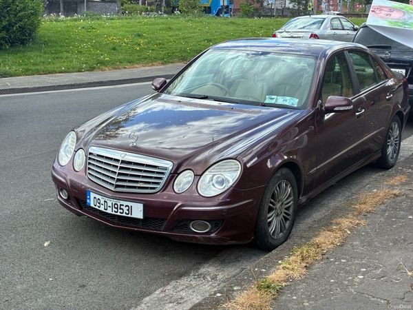 Mercedes-Benz E-Class Saloon, Diesel, 2009, Red
