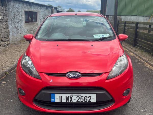 Ford Fiesta Hatchback, Petrol, 2011, Red
