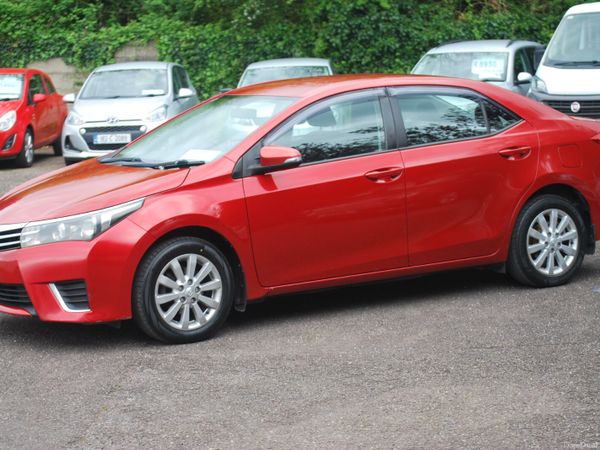 Toyota Corolla Saloon, Petrol, 2015, Red