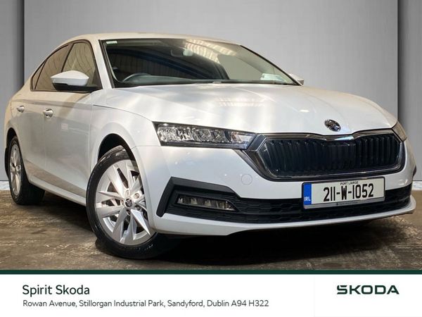 Skoda Octavia Saloon, Petrol, 2021, White