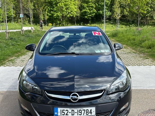 Opel Astra Hatchback, Petrol, 2015, Black