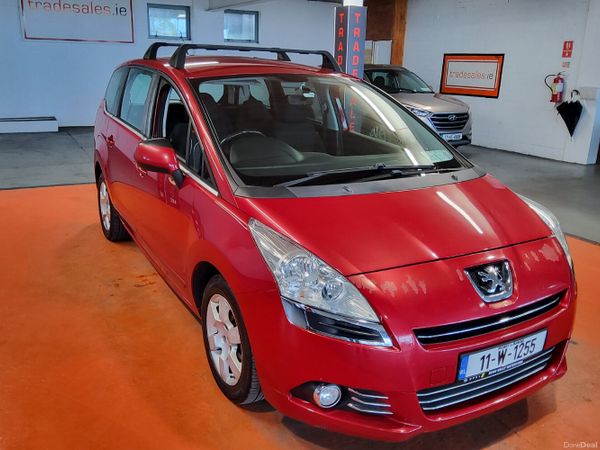 Peugeot 5008 MPV, Diesel, 2011, Red