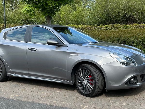 Alfa Romeo Giulietta Hatchback, Diesel, 2015, Green