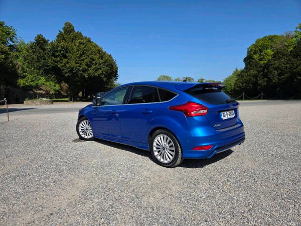 Ford Focus Hatchback, Petrol, 2016, Blue