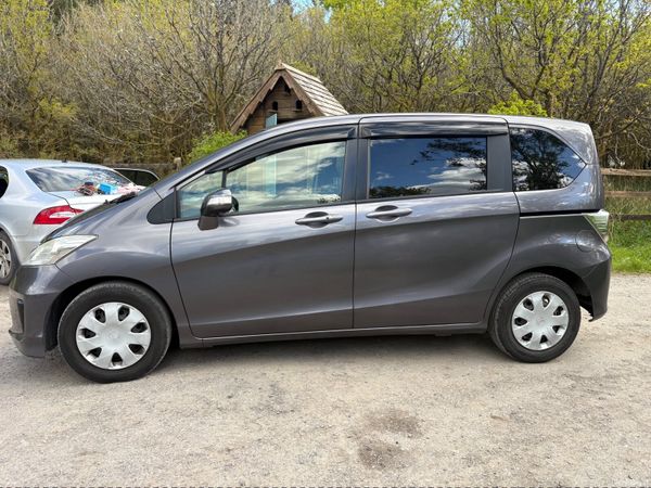 Honda Freed MPV, Petrol, 2015, Grey