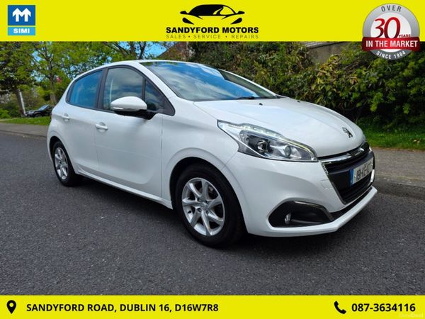 Peugeot 208 Hatchback, Petrol, 2019, White