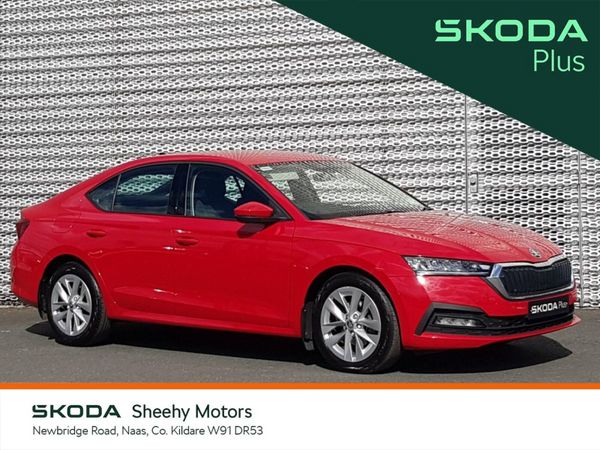 Skoda Octavia Saloon, Petrol, 2023, Red
