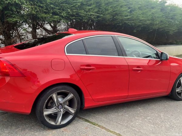 Volvo S60 Saloon, Diesel, 2014, Red