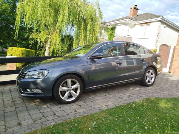 Volkswagen Passat Saloon, Diesel, 2012, Grey
