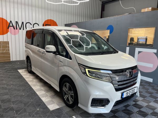 Honda Stepwagon MPV, Petrol Hybrid, 2019, White