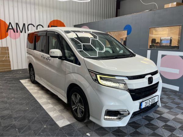 Honda Stepwagon MPV, Petrol Hybrid, 2021, White