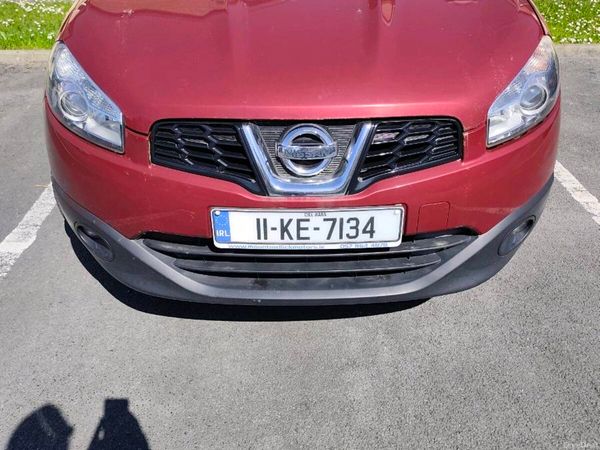 Nissan Qashqai Hatchback, Diesel, 2011, Red