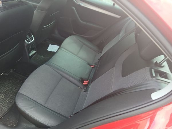 Skoda Octavia Saloon, Diesel, 2020, Red