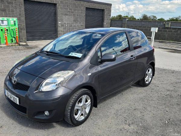 Toyota Yaris Hatchback, Petrol, 2010, Grey