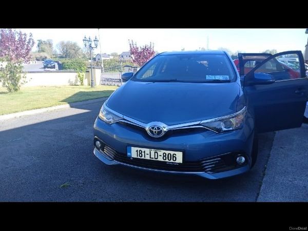 Toyota Auris Hatchback, Petrol, 2018, Blue