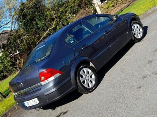 Opel Astra Saloon, Petrol, 2009, Blue