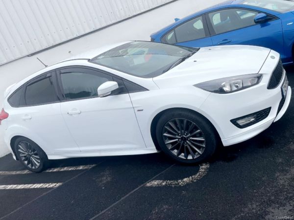 Ford Focus Hatchback, Petrol, 2017, White