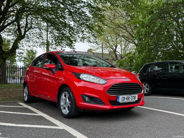 Ford Fiesta Hatchback, Diesel, 2013, Red