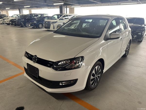 Volkswagen Polo Hatchback, Petrol, 2017, White