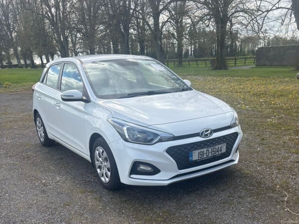 Hyundai i20 Hatchback, Petrol, 2019, White