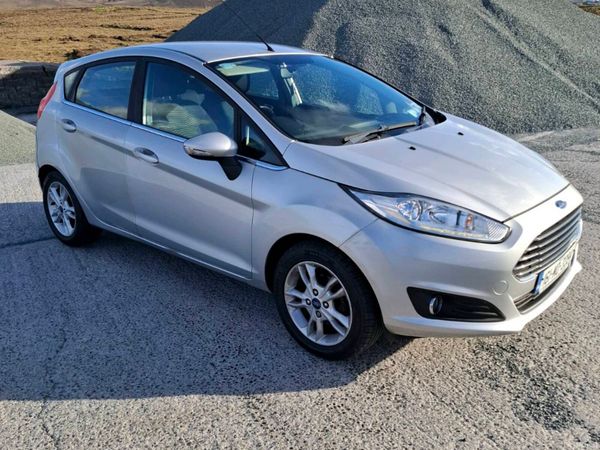 Ford Fiesta Hatchback, Petrol, 2016, Silver