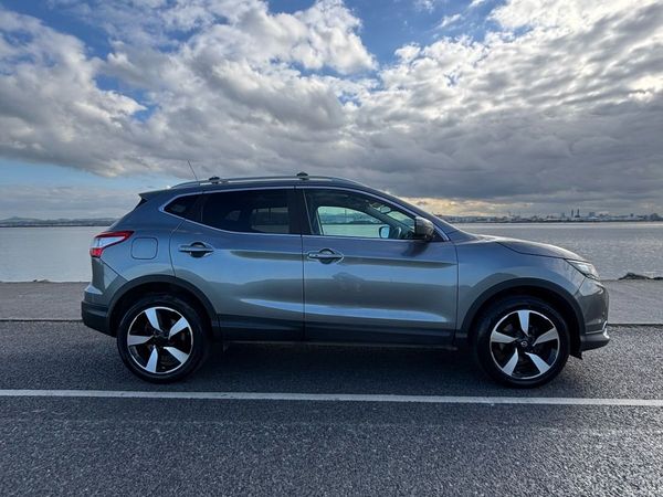 Nissan Qashqai Hatchback, Diesel, 2016, Grey