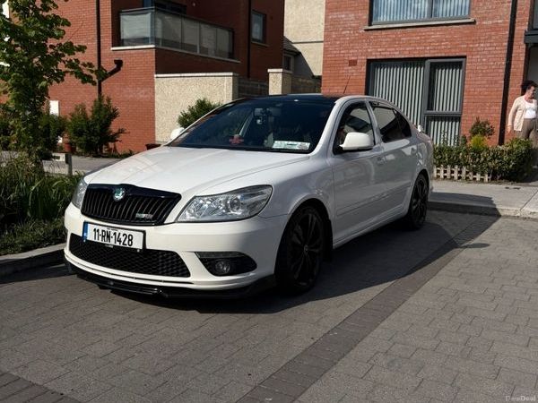 Skoda Octavia Hatchback, Diesel, 2011, White