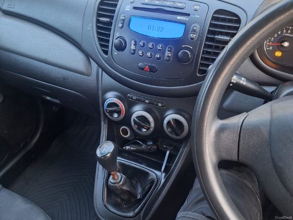 Hyundai i10 Hatchback, Petrol, 2013, Silver