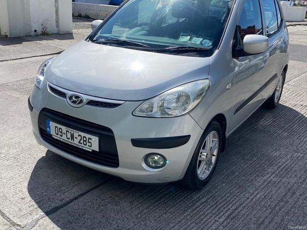 Hyundai i10 Hatchback, Petrol, 2009, Silver