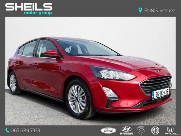 Ford Focus Hatchback, Petrol, 2021, Red