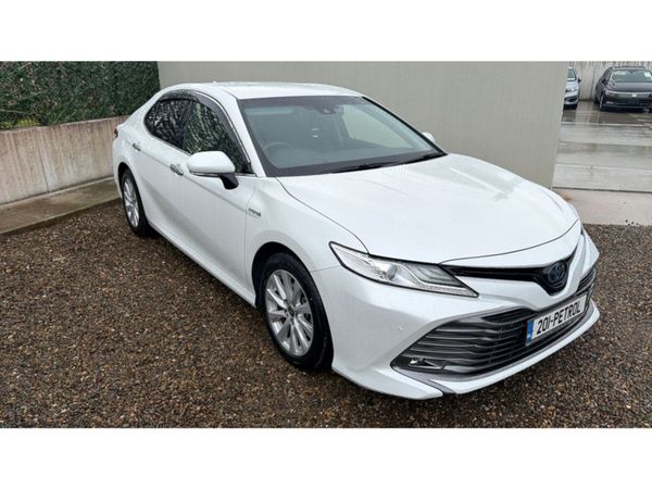 Toyota Camry Saloon, Petrol Hybrid, 2020, White