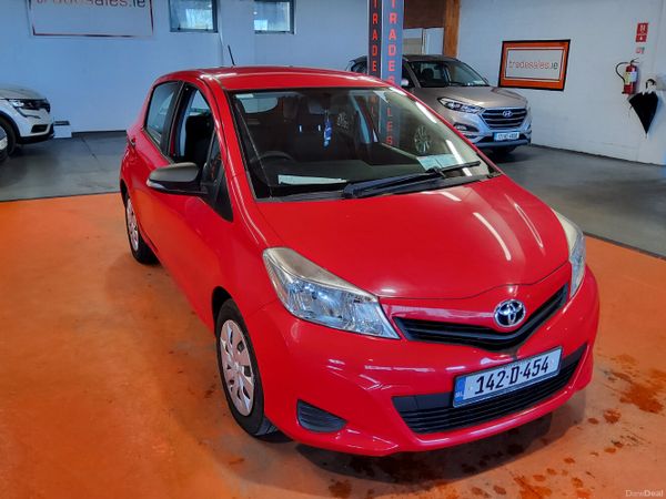 Toyota Yaris Hatchback, Petrol, 2014, Red