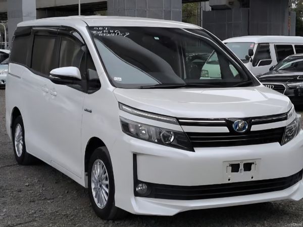 Toyota Voxy MPV, Petrol Hybrid, 2016, Silver
