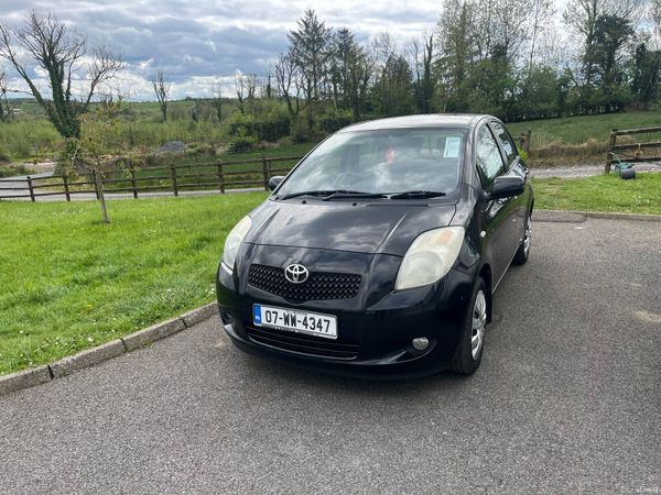 Toyota Yaris Hatchback, Petrol, 2007, Black