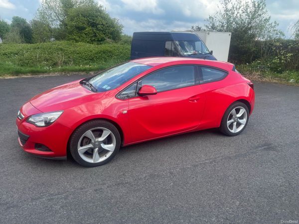 Vauxhall Astra Hatchback, Petrol, 2014, Red