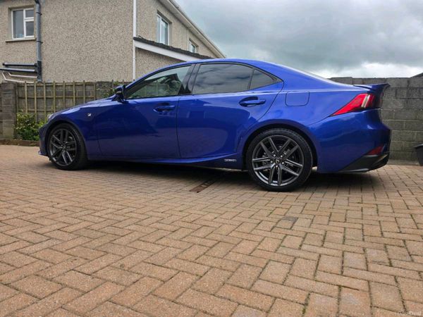 Lexus IS Saloon, Petrol Hybrid, 2014, Blue