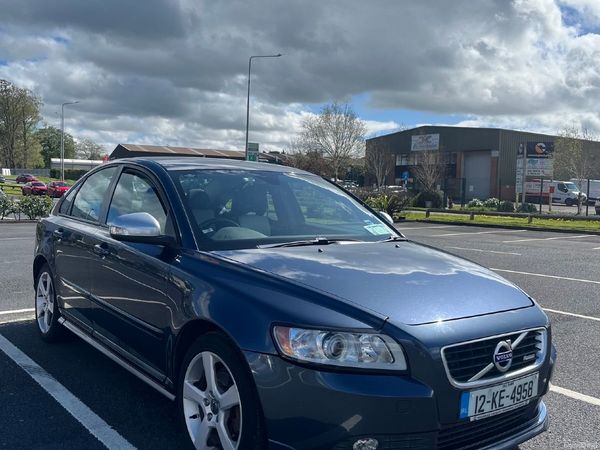 Volvo S40 Saloon, Diesel, 2012, Blue