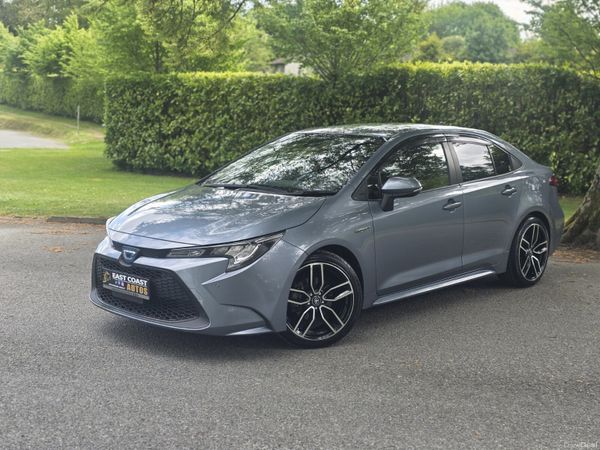 Toyota Corolla Saloon, Petrol, 2019, Silver